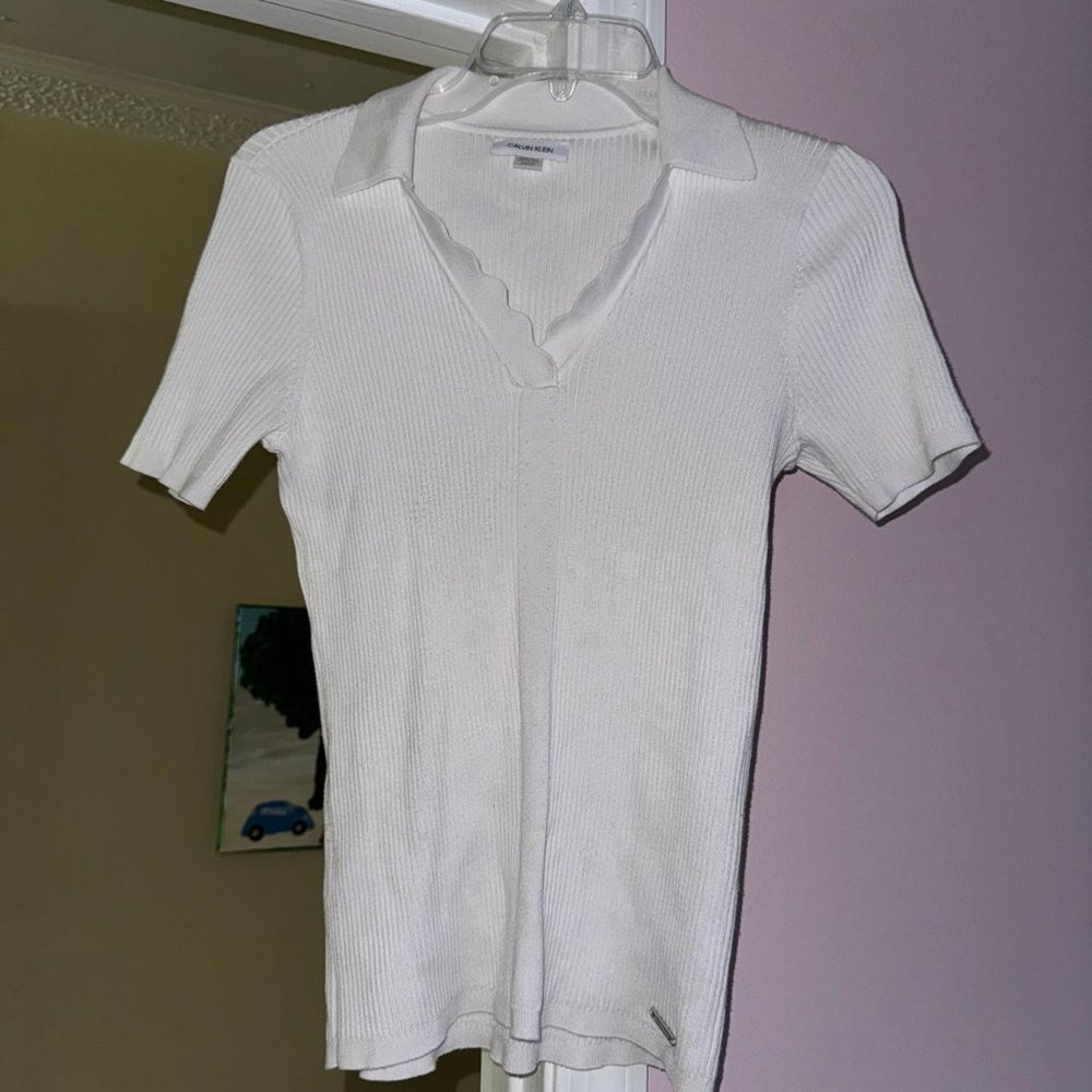 Calvin Klein Soft, Stretchy, and Fitted White Scallop Collar Ribbed Blouse 🤍